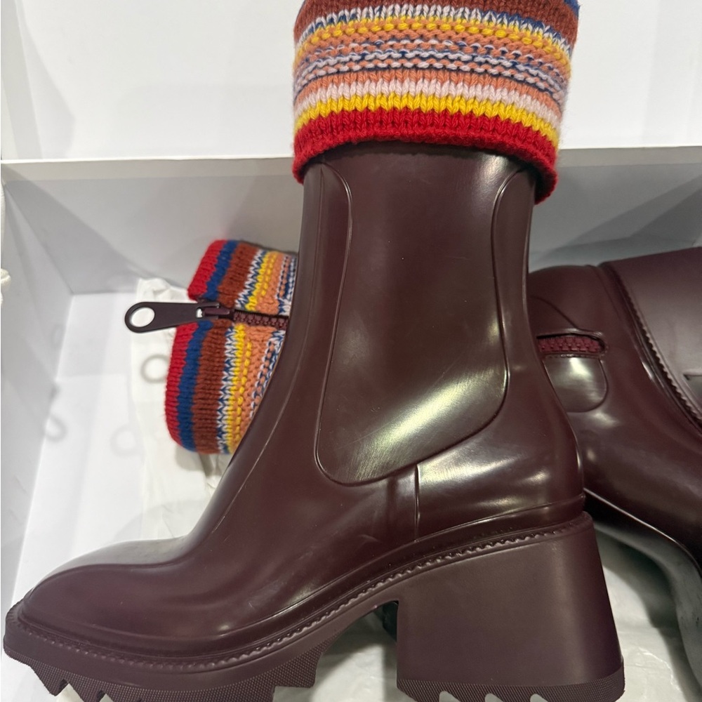Stylish Burgundy Ankle Boots with Multicolor Knit Cuff